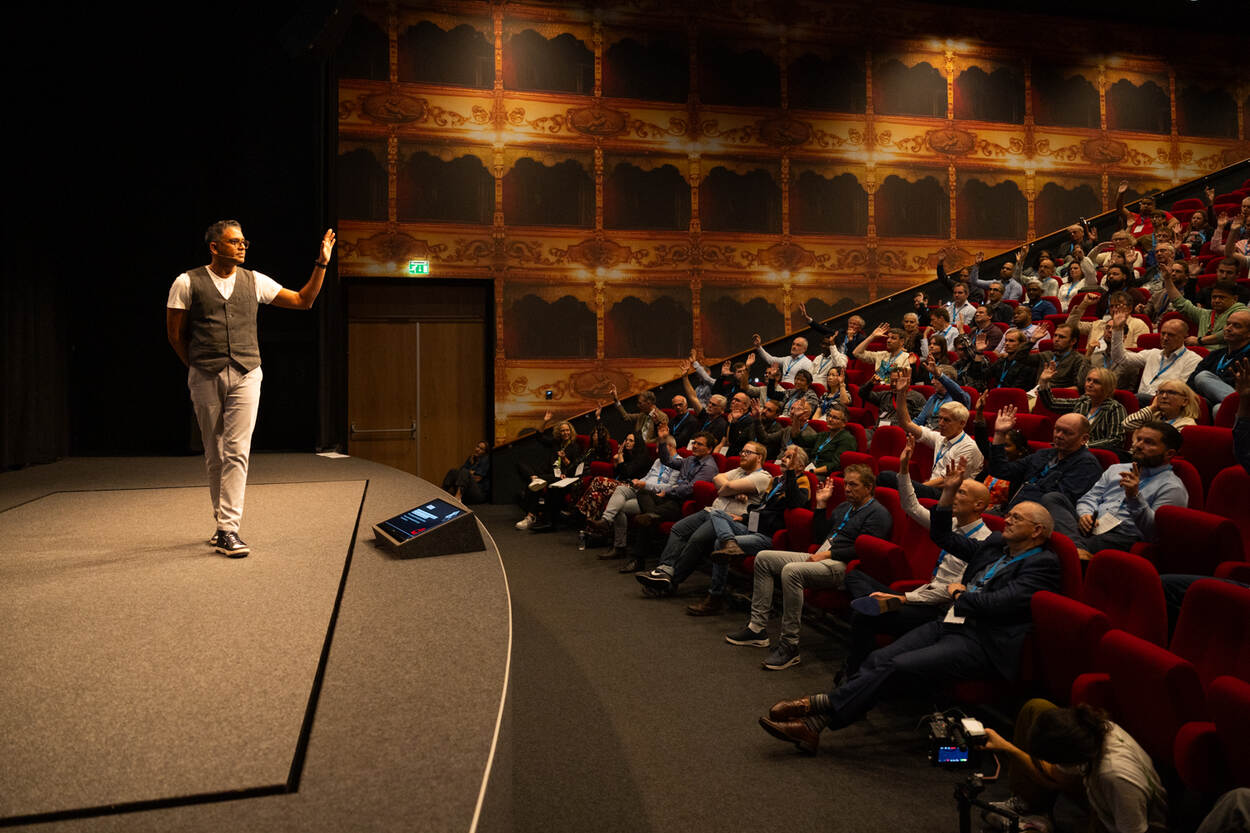 Spreker in de grote zaal van Beheer de Toekomst 2024